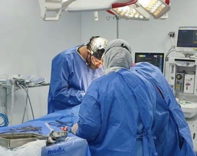 صحة البحيره.. اجراء تدخل جراحي هو الأول من نوعه بمستشفى الأطفال التخصصي بأبوحمص دون احالته لمستشفيات أخرى