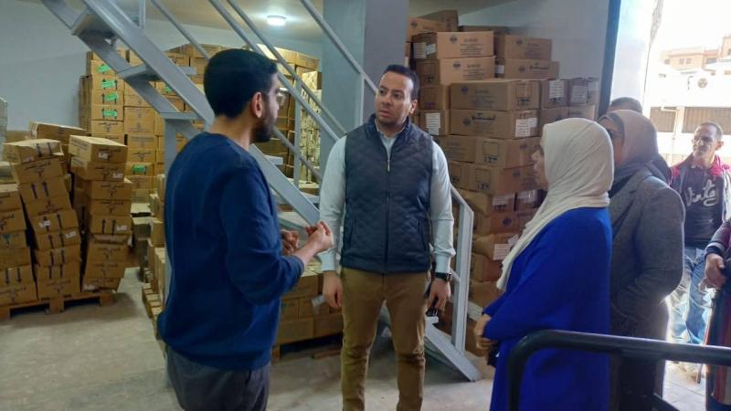 للإطمئنان على توافر الأدوية والمستلزمات بالمخازن الإقليمية التابعة للمديرية | وكيل الوزارة يقوم بزيارةٍ لمصنع الأدوية بدمنهور