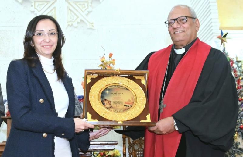 محافظ البحيرة تقدم التهنئة بعيد الميلاد المجيد لابناء الكنيسة الإنجيلية بدمنهور