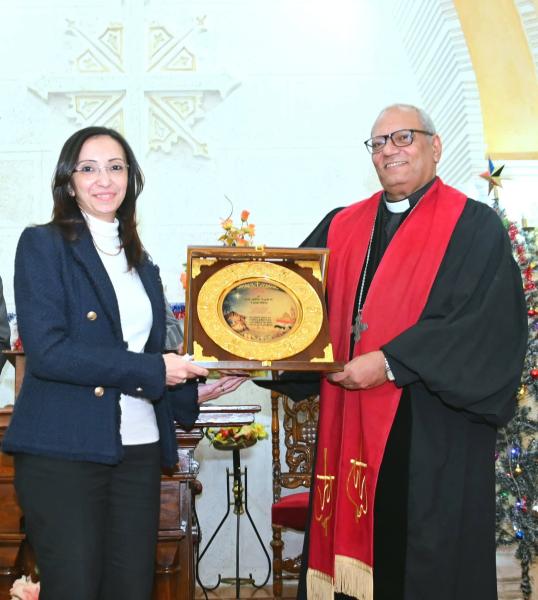 محافظ البحيرة تقدم التهنئة بعيد الميلاد المجيد لابناء الكنيسة الإنجيلية بدمنهور