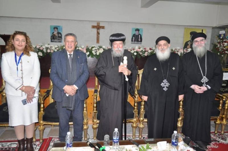 وكيل تعليم البحيرة يقدم التهنئة بعيد الميلاد المجيد لنيافة الأنبا إيلاريون بمقر المطرانية بدمنهور