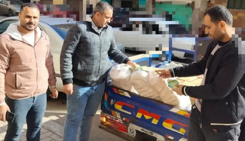 ضبط بقال تمويني لتوقفه عن ممارسة النشاط التمويني، وتغيير النشاط، والاستيلاء على سلع تموينية بقيمة 60,000 جنيه، وتم العرض على النيابة العامة.