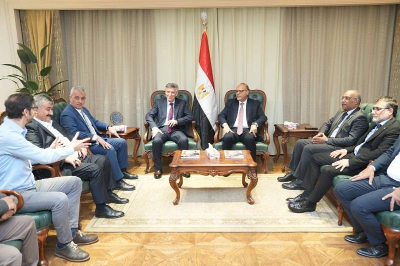• وزير العمل يستقبل وفد نقابة العاملين بالبترول بتركيا لتعزيز التعاون والتواصل النقابي