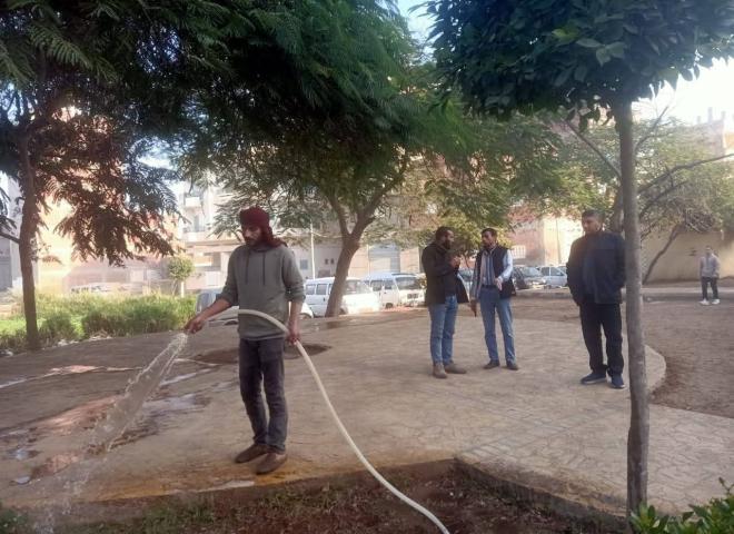 متابعة أعمال التشجير ( ونظافة الأرصفة - الميادين ) بأبوالمطامير