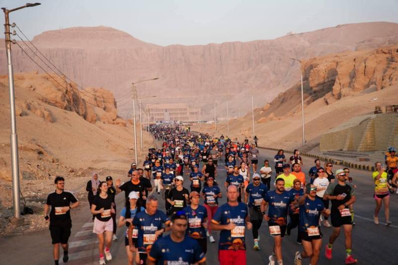 انطلاق ماراثون مصر الدولي بالأقصر في نسخته الـ33 كأقدم ماراثون دولي معتمد في أفريقيا والشرق الأوسط بمشاركة عدّائين من 50 جنسية وبرعاية وإشراف وزارة الشباب والرياضة