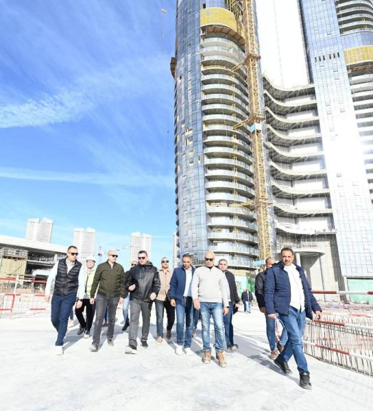 وزير الإسكان يتابع موقف تنفيذ أبراج ”الداون تاون” بمدينة العلمين الجديدة