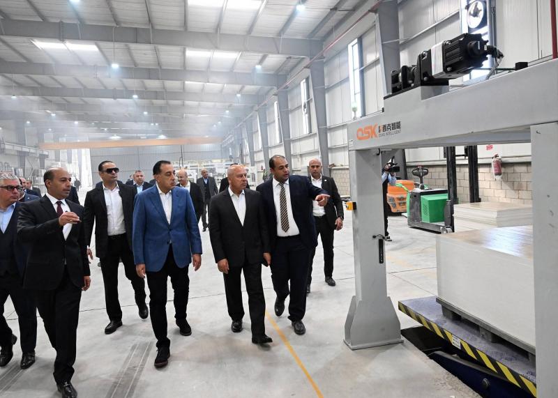 أول مصنع في مصر لإنتاج أرضيات SPC بجودة عالية:  رئيس الوزراء يفتتح مشروع ”كامستون” للصناعات المتطورة بمنطقة السخنة الصناعية باستثمارات 8 ملايين دولار