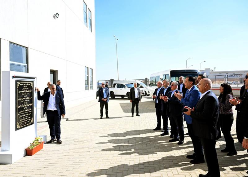 رئيس الوزراء يفتتح مصنع ”سي إي سي” لإنتاج ”رولمان البلي” وكراسي التحميل والمسبوكات بمنطقة السخنة الصناعية باستثمارات 3 ملايين دولار