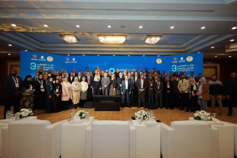 *تحت رعاية رئيس مجلس الوزراء..* *الشباب والرياضة تطلق فعاليات اليوم الثاني لمنتدي العاملين بالشباب والرياضة