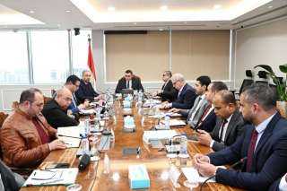 • وزير الإسكان يتابع موقف مشروعات المرافق بالأراضي المضافة لعدد من المدن الجديدة