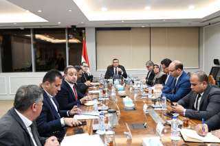 وزير الإسكان يتابع مشروعات المماشي السياحية بعدد من المدن الجديدة