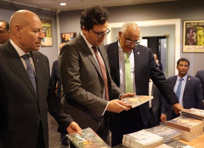 وزير الثقافة يشهد ندوة وحفل إطلاق كتاب «المعادي.. لمحات من تاريخ وتراث الضاحية الخضراء» ويُثمّن جهود «التنسيق الحضاري» في توثيق الذاكرة العمرانية والمعمارية
