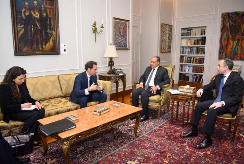 وزير الخارجية يلتقي مع الممثل الشخصي لسكرتير عام حلف الناتو لشئون الجوار الجنوبي