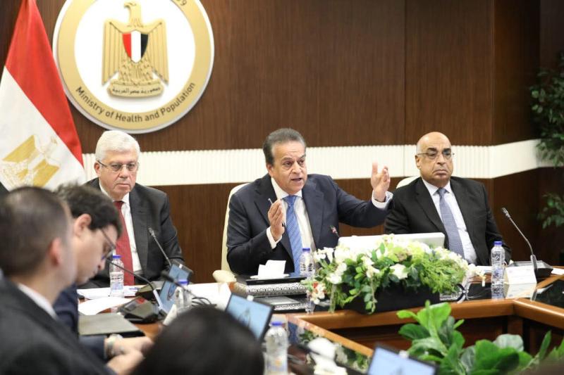 نائب رئيس مجلس الوزراء وزير الصحة والسكان يترأس الاجتماع الدوري للمجموعة الوزارية لمناقشة عدد من ملفات العمل المشتركة