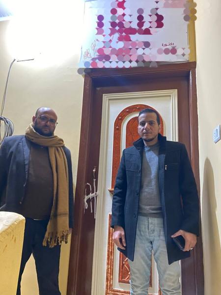 ضبط طالبة تنتحل صفة طبيبة جلدية  و اسم وهمي و غلق وتشميع مركز تجميل غير مرخص تديره بساقلتة