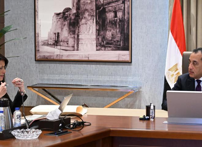 رئيس الوزراء يلتقي وزيرة التخطيط لمتابعة البرنامج التنفيذي للسردية الوطنية للتنمية الشاملة