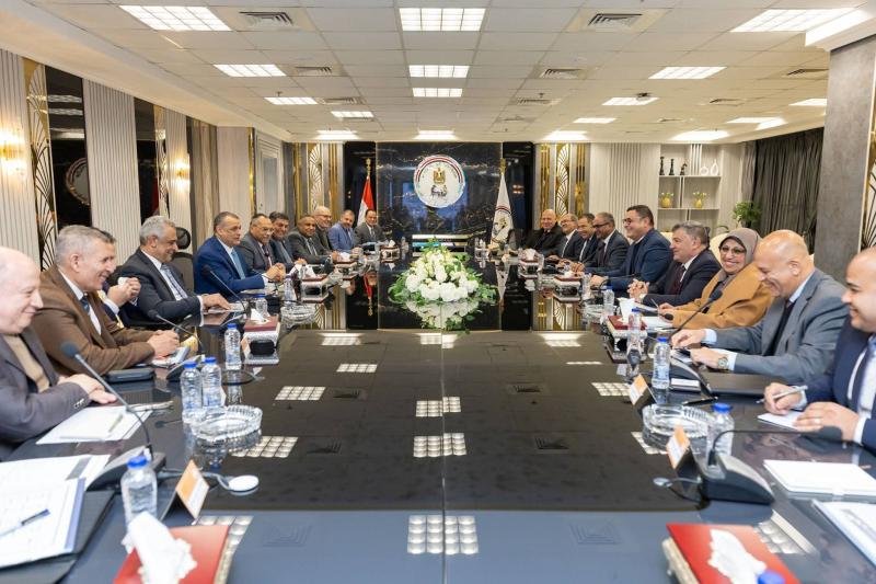 • وزيرا ”الإنتاج الحربي” و”الإسكان” يتابعان الموقف التنفيذي لمشروعات المبادرة الرئاسية ”حياة كريمة”