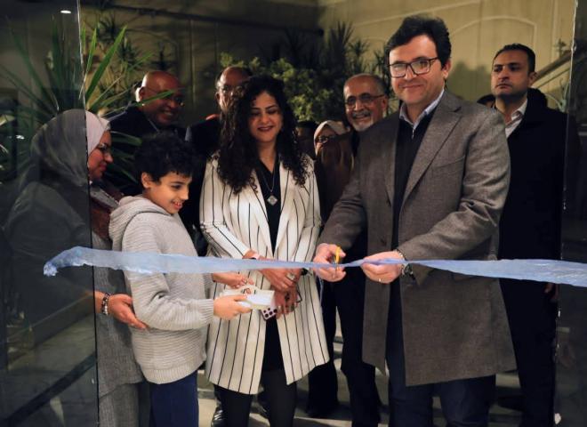 وزير الثقافة يفتتح المعرض الاستعادي ”الحياة… الحب… الموت” للفنان الدكتور محمود أبو العزم ويتفقد معرض ”لا يُرى بالعين المجردة”  للفنانة ريهام عبد الغفار