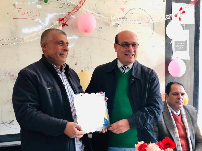 الإدارة التعليمية بكوم حمادة تكرم الجداوى إبن قرية واقد بمناسبة وصوله إلى سن المجد  والكمال