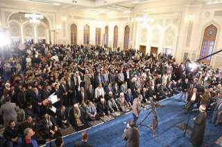 بعد افتتاحه رسميًا فجر اليوم بتشريف فخامة الرئيس: وزير الأوقاف يؤدي صلاة الجمعة بمسجد العزيز الحكيم بمشاركة عدد من الوزراء والقيادات الدينية والتنفيذية