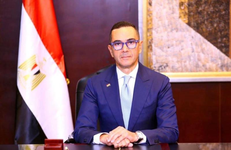 - المهندس حسن الخطيب وزير الاستثمار والتجارة الخارجية يواصل جولاته الميدانية بالمحافظات لدعم وتشجيع الاستثمار المحلي