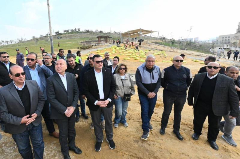 وزير الإسكان ومحافظ القاهرة يتفقدان مشروع حدائق ”تلال الفسطاط” بمنطقة مصر القديمة