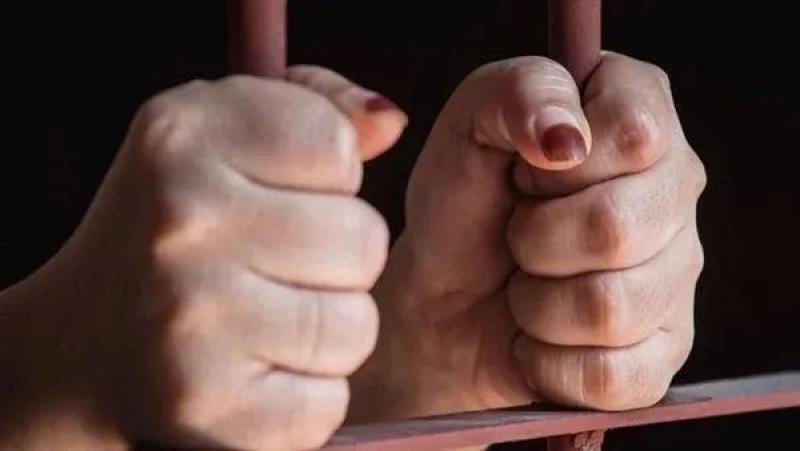السجن 15 سنة لسيدة هددت زوجها برسائل على الفيس بسوهاج