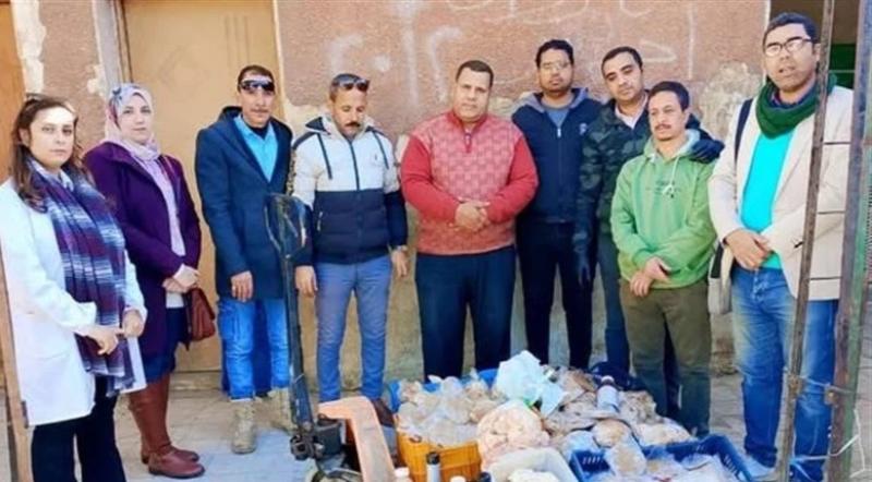 تحرير 412 محضرا وجنحة تموينية فى حملة على الأسواق والمخابز بسوهاج