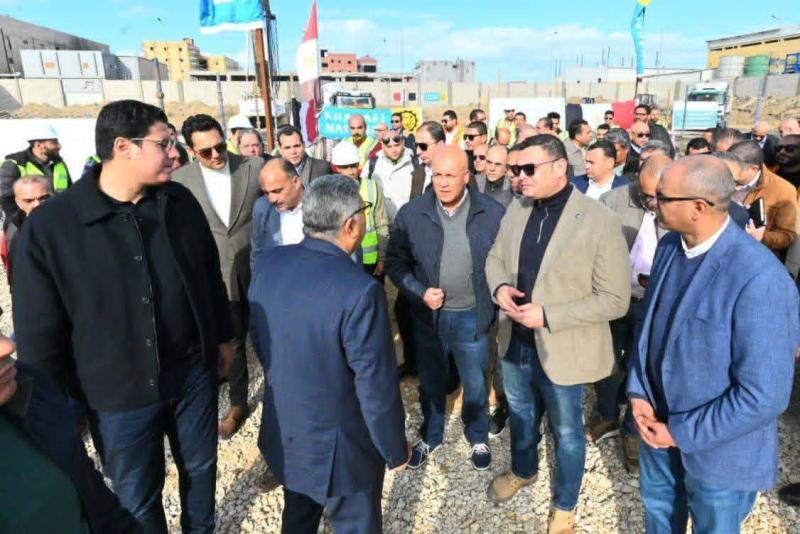 وزير الإسكان ومحافظ الدقهلية يتفقدان مشروع محطة معالجة الصرف الصناعي بجمصة