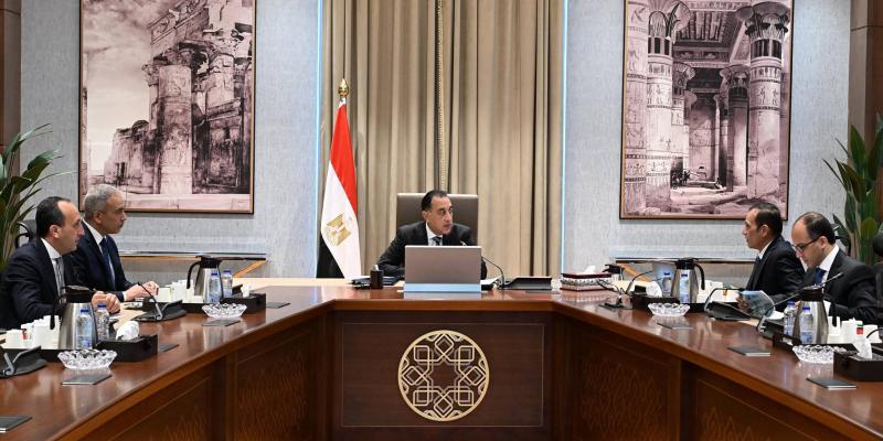 رئيس الوزراء يستعرض الموقف التنفيذي لمشروعات شركة ”تنمية الريف المصري الجديد