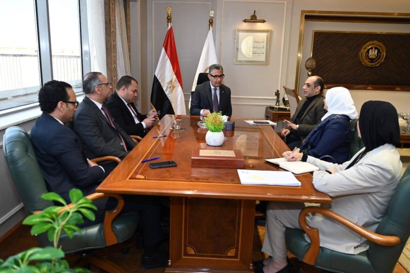 الدكتور / شريف فاروق وزير التموين والتجارة الداخلية يلتقي بعدد من السادة أعضاء مجلسي النواب والشيوخ