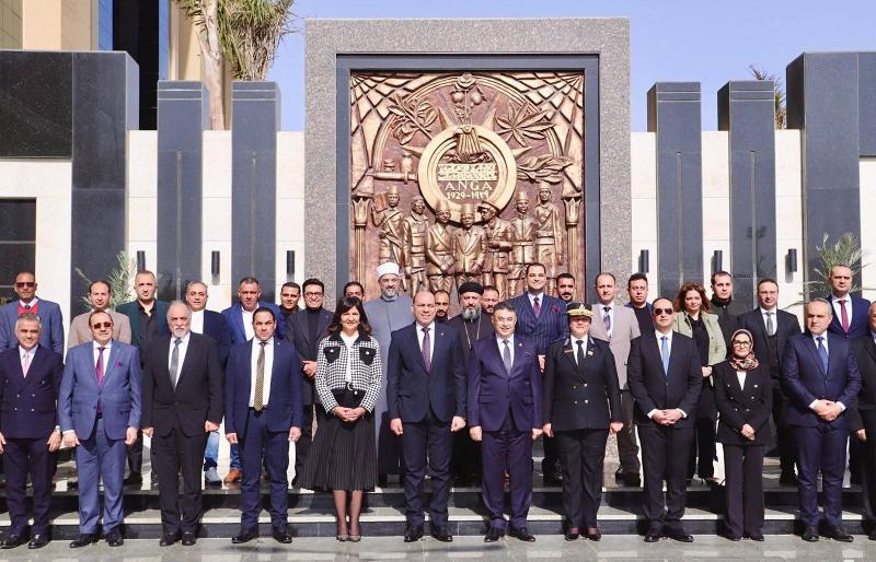 في إطار الاحتفالات بعيد الشرطة الـ 74   ● قيادات وزارة الداخلية تكرم المتعافين من تعاطي المواد المخدرة بمراكز العزيمة