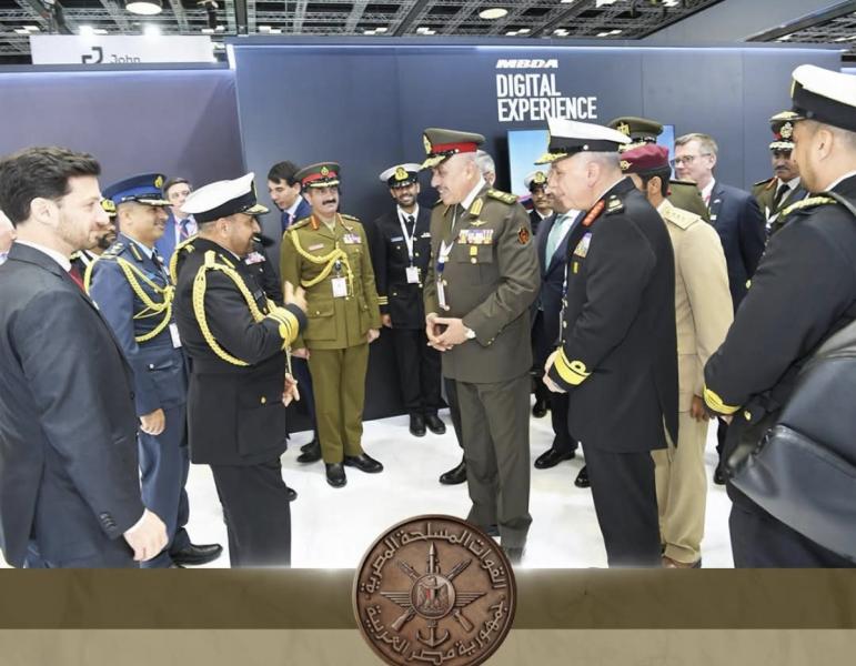 الفريق / أحمد خليفة رئيس أركان حرب القوات المسلحة يعود إلى أرض الوطن عقب مشاركته فى فعاليات معرض ومؤتمر الدوحة للدفاع البحرى ” ديمدكس - 2026 ”