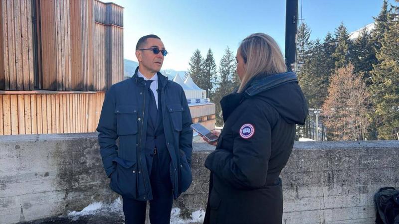 وزير الاستثمار والتجارة الخارجية يجري لقاءً مع قناة العربية بيزنس لاستعراض فرص الاستثمار والتجارة في مصر