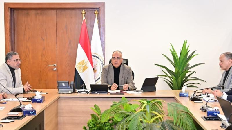 الدكتور سويلم يتابع جهود ”المركز القومي لبحوث المياه”، ويناقش مقترح إنشاء شركة استشارية تابعة للمركز لدعم منظومة ”الجيل الثاني للمياه”