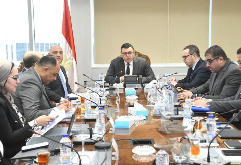 وزير الإسكان يلتقي رئيس المركز الوطني لاستخدامات أراضي الدولة لبحث عدد من الملفات المشتركة