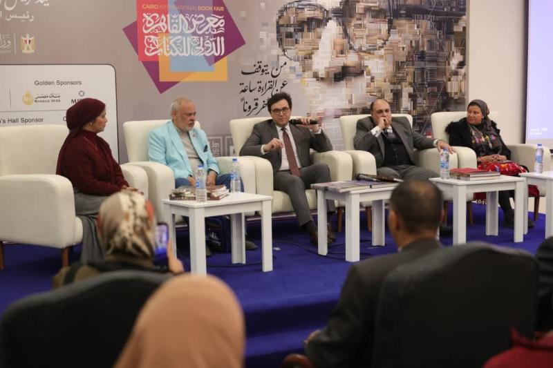 وزير الثقافة يشهد حفل تدشين ”أطلس الفخار” بمعرض القاهرة الدولي للكتاب 57  و يوجه بطباعته بأجزائه الثلاثة طبعة جماهيرية