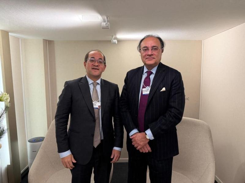 وزير المالية.. لنظيره الباكستاني على هامش منتدى «دافوس»:  ▪︎مهتمون بتعزيز العلاقات الثنائية ودفع مسار التعاون الاقتصادى المشترك