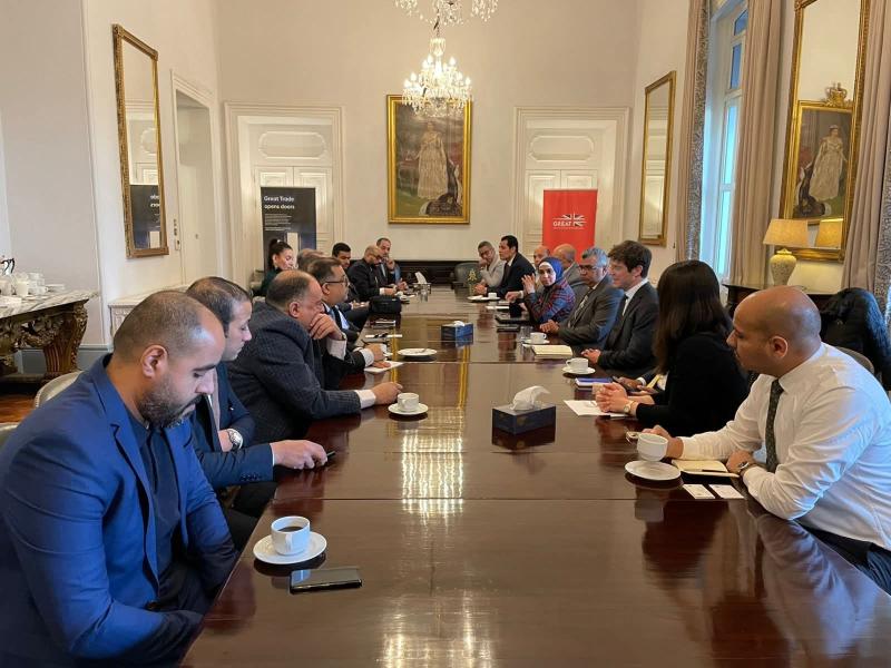 «الصحة» تبحث مع سفارة بريطانيا التوسع في ملف الاستثمار الصحي وتطوير البنية التحتية للمنشآت الطبية