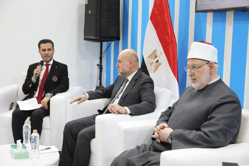 وسط حضور كثيف بمعرض الكتاب.. دار الإفتاء المصرية تعقد ندوة بعنوان: ”دور الفتوى في دعم القضية الفلسطينية”