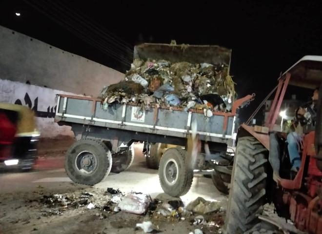 متابعة أعمال النظافة بالفترة المسائية بشوارع حوش عيسى