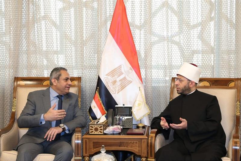 استعدادًا لاستقبال الشهر الفضيل: وزير الأوقاف يلتقي رئيس شركة العاصمة الجديدة