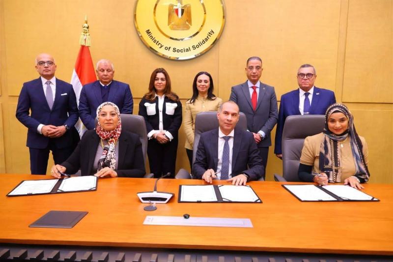 - وزيرتا التضامن الاجتماعي والتنمية المحلية ومحافظا الوادي الجديد والفيوم ورئيس جامعة عين شمس يشهدون توقيع 4 بروتوكولات تعاون لتحسين جودة وكفاءة الخدمات الصحية المقدمة للأطفال حديثي الولادة