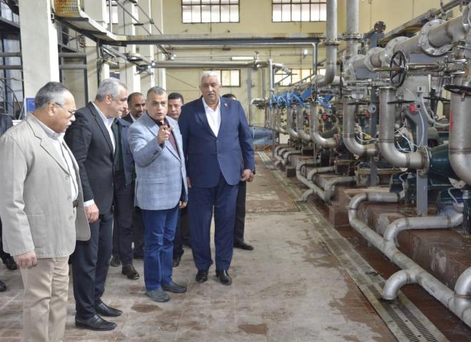 وزير الدولة للإنتاج الحربي يتابع سير العملية الإنتاجية بشركة أبو زعبل للكيماويات المتخصصة (مصنع 18 الحربي)