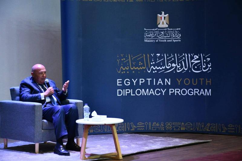 وزير الشباب والرياضة يشهد محاضرة السفير سامح شكري رئيس لجنة الشئون الخارجية بمجلس النواب ضمن النسخة الرابعة من برنامج الدبلوماسية الشبابية