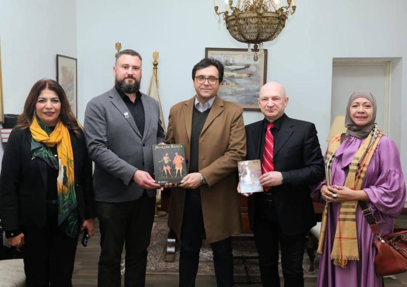 وزير الثقافة يلتقي وفد جائزة بريكس الأدبية الدولية ويؤكد الدور البارز للجائزة في تعزيز التواصل الأدبي بين الشعوب