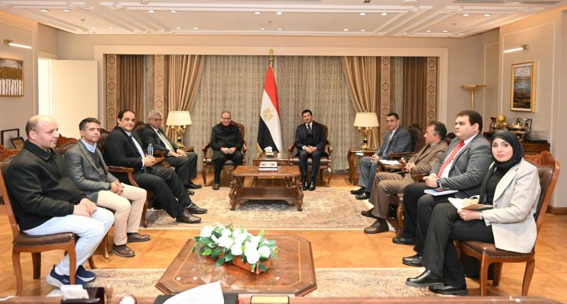 وزير الشباب والرياضة يلتقي اللجنة الطبية لمتابعة كفاءة تقديم الخدمات الطبية وتطبيق الكود الطبي للرياضيين