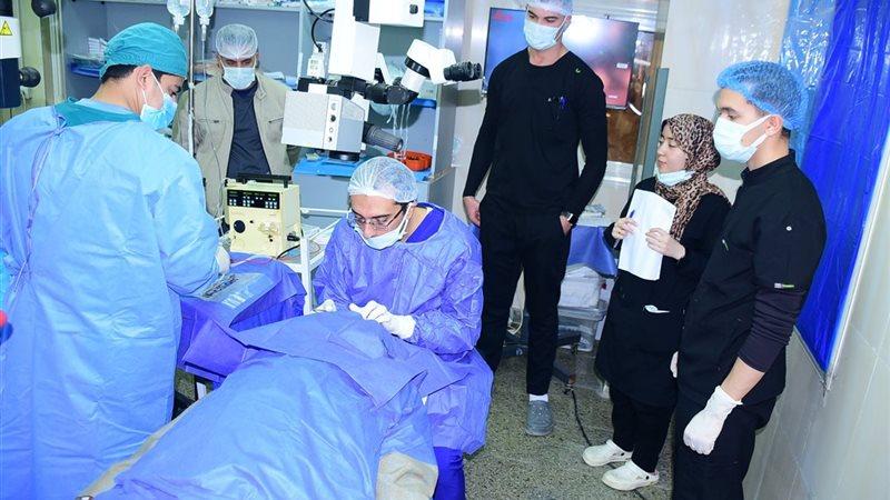 للقضاء على قوائم الانتظار.. إجراء 85 عملية مياه بيضاء خلال يوم بسوهاج