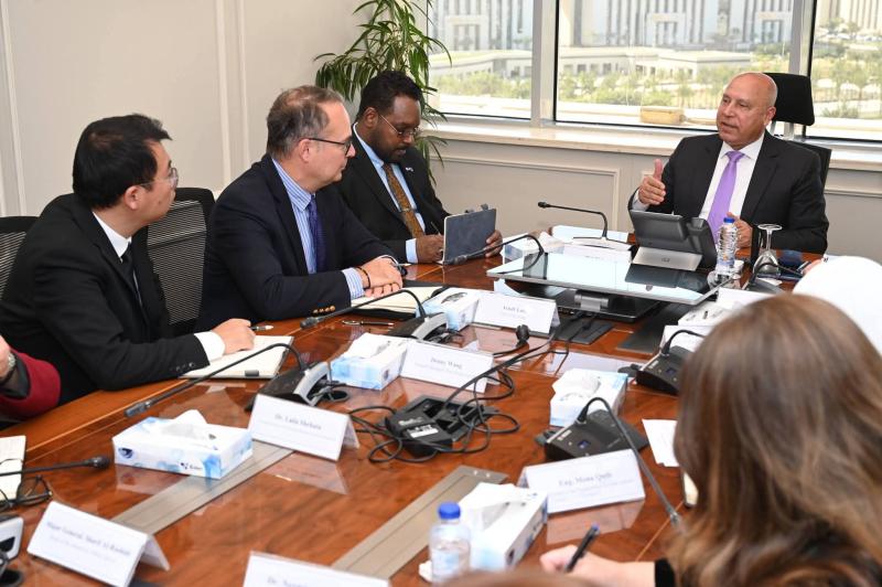 نائب رئيس مجلس الوزراء للتنمية الصناعية وزير الصناعة والنقل يبحث مع شركة إيليت سولار لتكنولوجيا الطاقة الشمسية خطط الشركة للتوسع في مصر وسبل تذليل تحدياتها