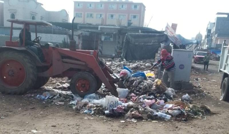 رفع مخلفات القمامة بالوحدات القروية  بحوش عيسى